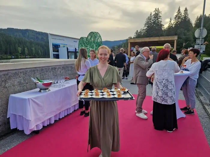 Sommelière Julia Mausser und...