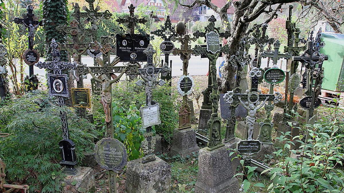 Sprüche von früher Dieser Friedhof ist zum Lachen