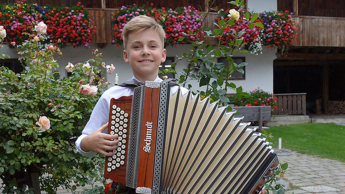 Johannes Grabner aus Anger steht im Finale des Harmonikabewerbs