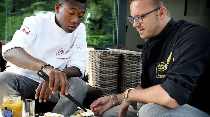 In seinem Beruf darf Albel Essen entwerfen und für – und mit – Stars wie David Alaba kochen
