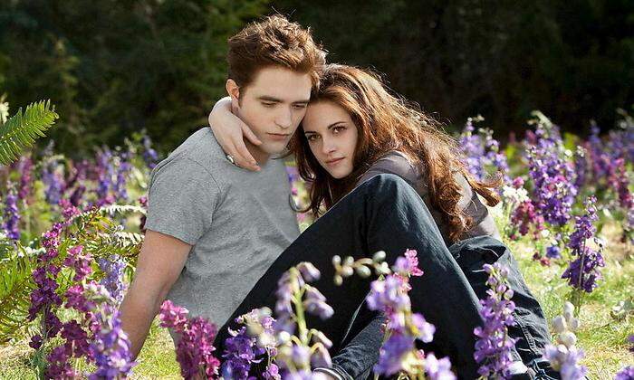 Ungewöhnliches Liebespaar: Kristen Stewart (Bella) und Robert Pattinson (Edward) 