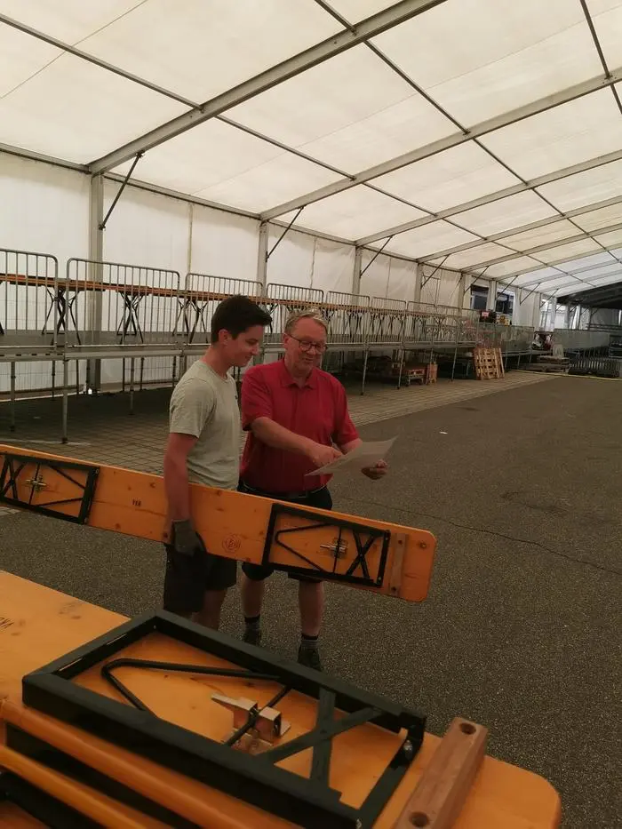 Roland Marchetti und seine Kameraden der FF Millstatt sind schon mit dem Aufbau für das Nockisfest beschäftigt