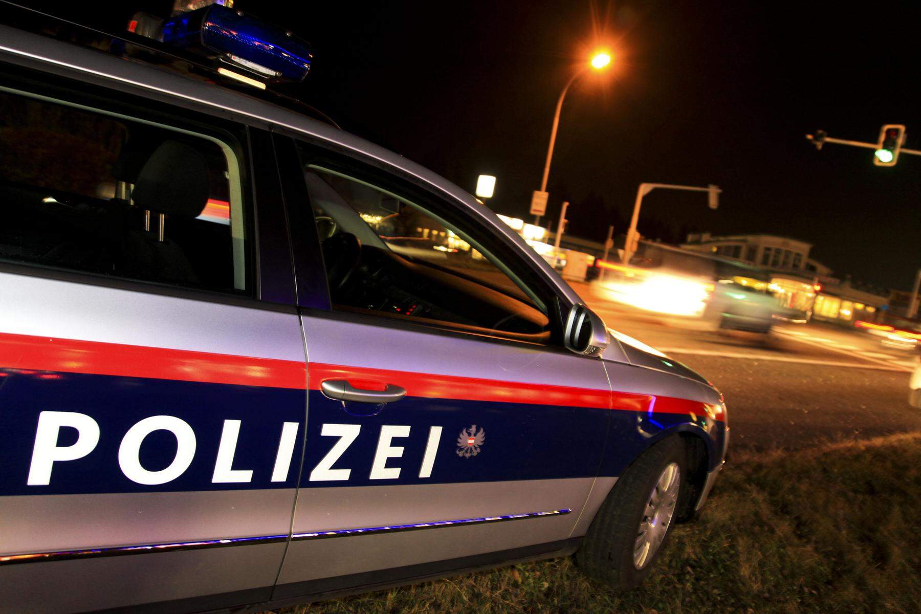 Auf Polizeiauto eingestochen: „Wollten probieren, wie der Mix aus Alkohol und Tabletten wirkt“