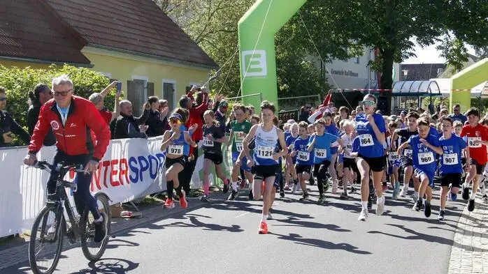 Zum 24. Mal startete das Lauffestival des MSC Rogner Bad Blumau am Staatsfeiertag im Ortszentrum von Bad Blumau.
