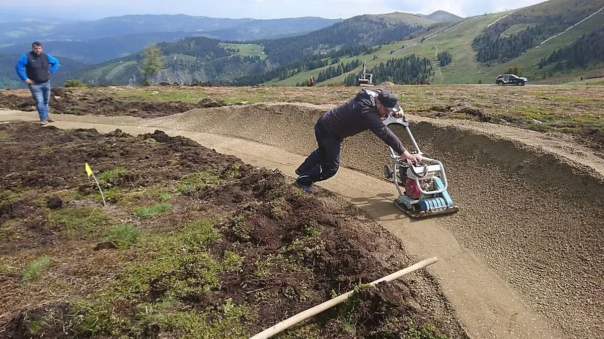 Der Mountainbike-Flow-Trail wird jetzt geschottert