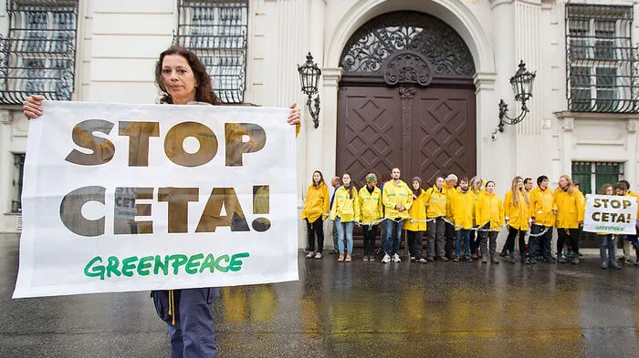 Greenpeace-Protest gegen CETA