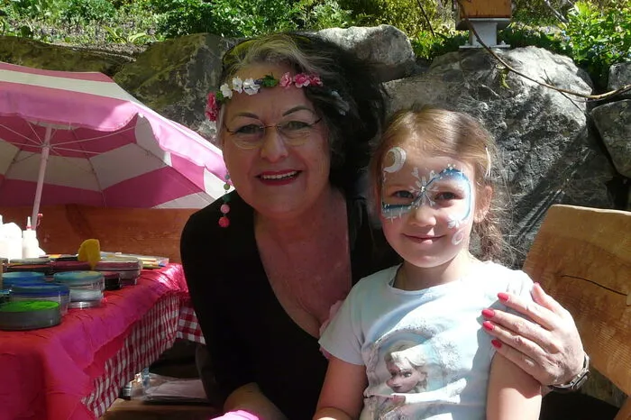 Profi-Kinderschminkerin Eva Mattner zeigte ihre Künste beim Biofest - zur Freude des Nachwuchses