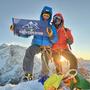 Lucas Zipper und Ramona Schwarzl am Ostgipfel des über 6000 Meter hohen Berges Lobuche