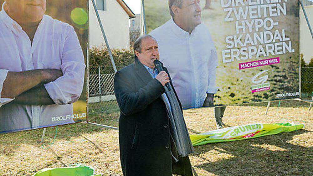 Spitzenkandidat Rolf Holub präsentierte seine ersten Wahlkampf-Plakate