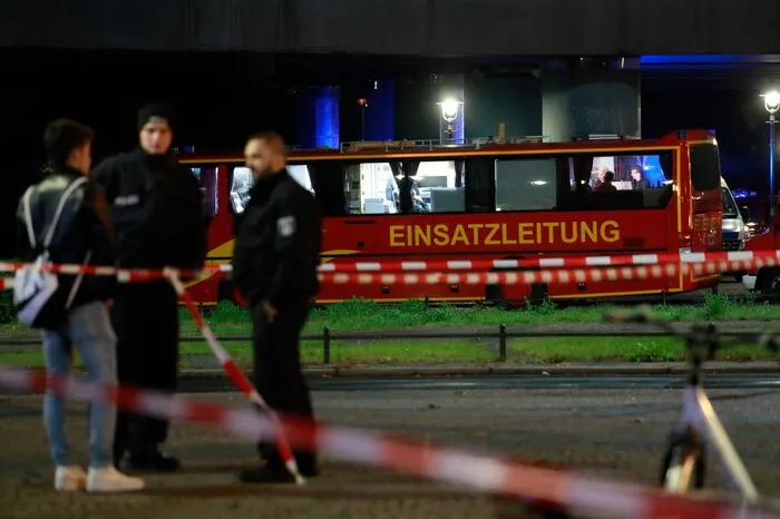 Rund 14 Stunden nach der Entdeckung haben Spezialisten die Bombe entschärft.