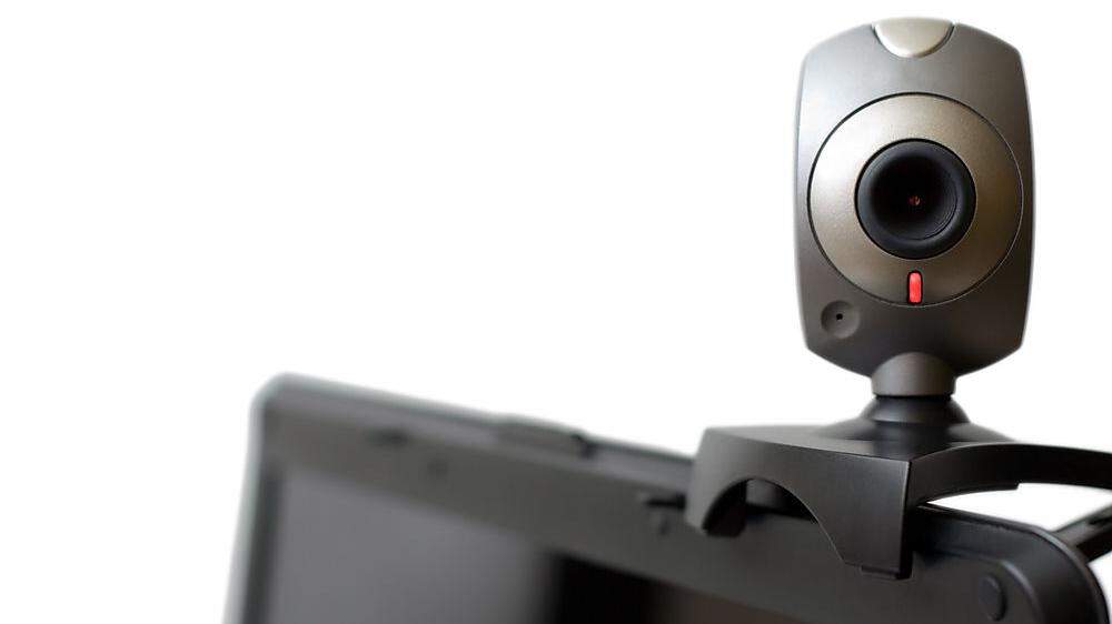 Vertraut man seinem Gegenüber nicht, so sollte die Webcam abgedeckt werden (Sujetbild)