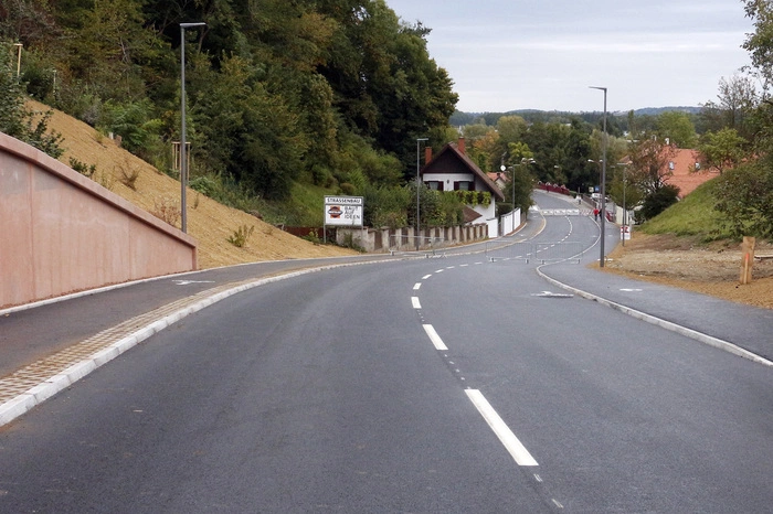 auf einer Steckenlänge von 400 Metern abgeschlossen...