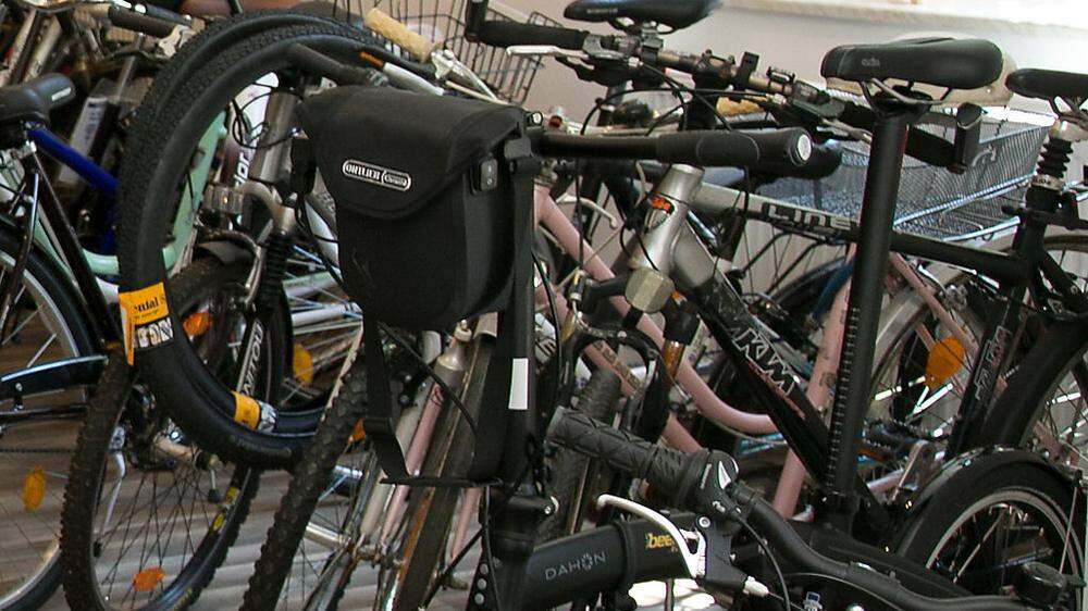 Das Fahrrad wurde aus dem Verkaufsraum gestohlen (Symbolfoto)
