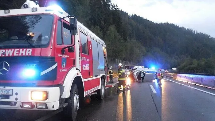 Feuerwehreinsatz nach einem Unfall auf der S6