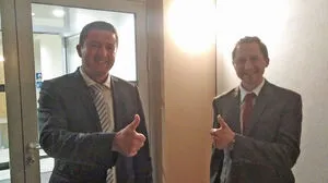 Adolf Streit und Stefan Salzmann (von links) müssen am 14. März in die Stichwahl um das Bürgermeisteramt von St. Paul