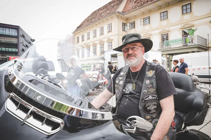  ... die Harley-Davidson Charity-Tour feierte ihr 25-Jahr-Jubiläum und legte am Mittwoch mit viel Livemusik auf dem Grazer Karmeliterplatz einen Stopp ein.