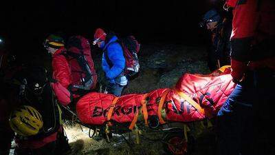 Der Tscheche musste mit einer Gebirgstrage zur Gießenerhütte gebracht werden 