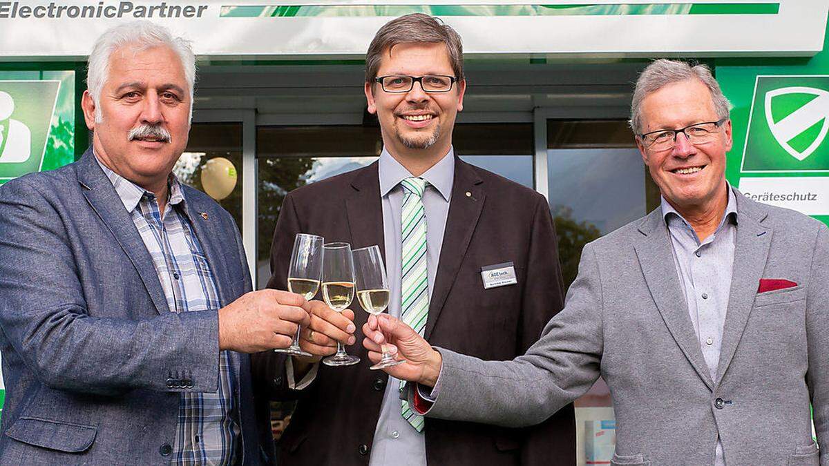 Vizebürgermeister Steiner, Firmeninhaber Steiner und Wirtschaftskammerobmann Aichner