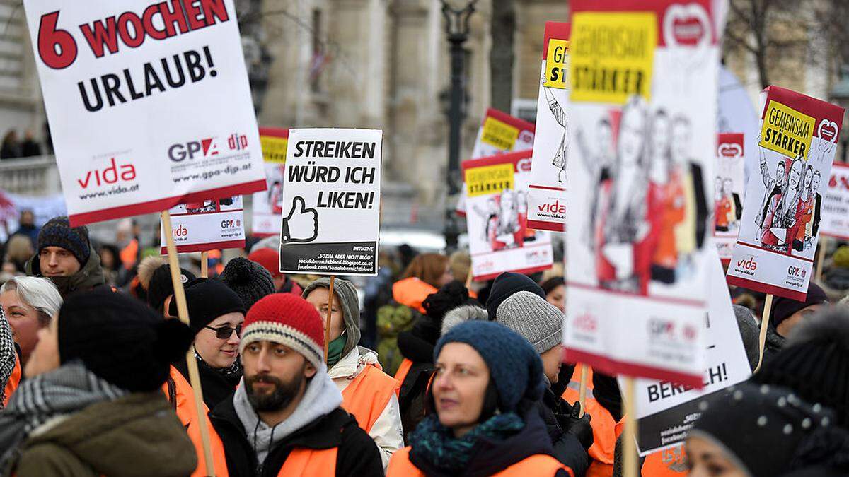 Bei ersten Protesten im Jänner 2019 mobilisierte die Gewerkschaft bis zu 3000 Menschen in Österreich.