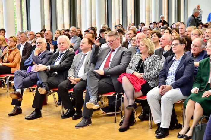 Aufmerksame Zuhörer in der MMS Hermagor.