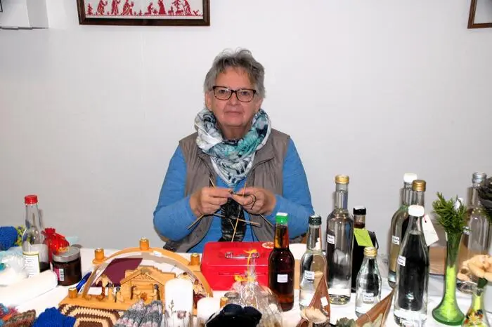 Beim zweitägigen Adventmarkt im Gemeinschaftssaal gab es steirische Erzeugnisse, Handwerkskunst, Adventkränze sowie allerlei Weihnachtsschmuck zu erwerben.