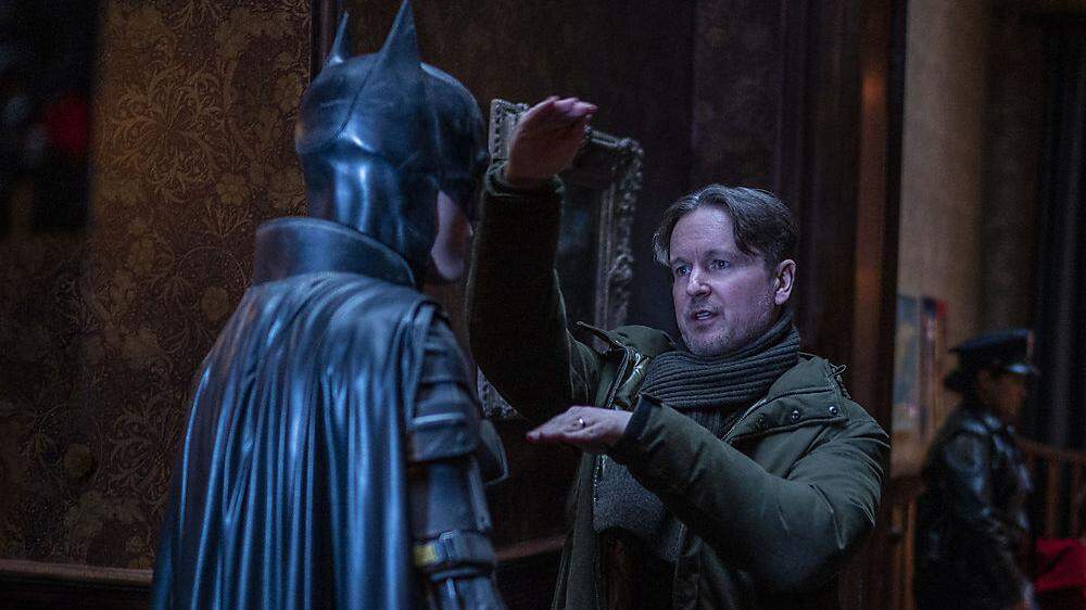 Regisseur Matt Reeves am Set von Batman mit Robert Pattinson