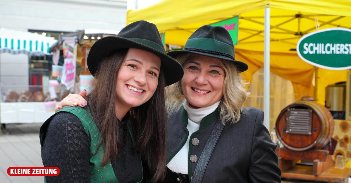 Dirndls, lederhosen, jeans, or traditional autumn clothing: the main thing ...