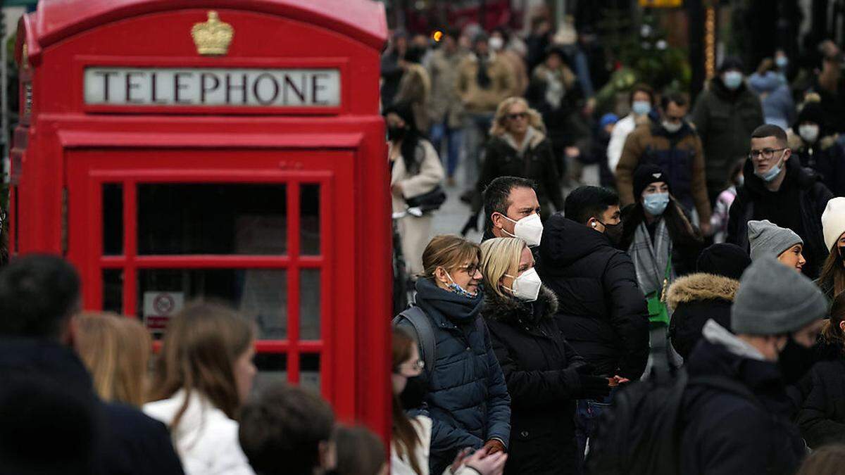 Die Zahlen steigen, doch Einschränkungen gibt es in London kaum 