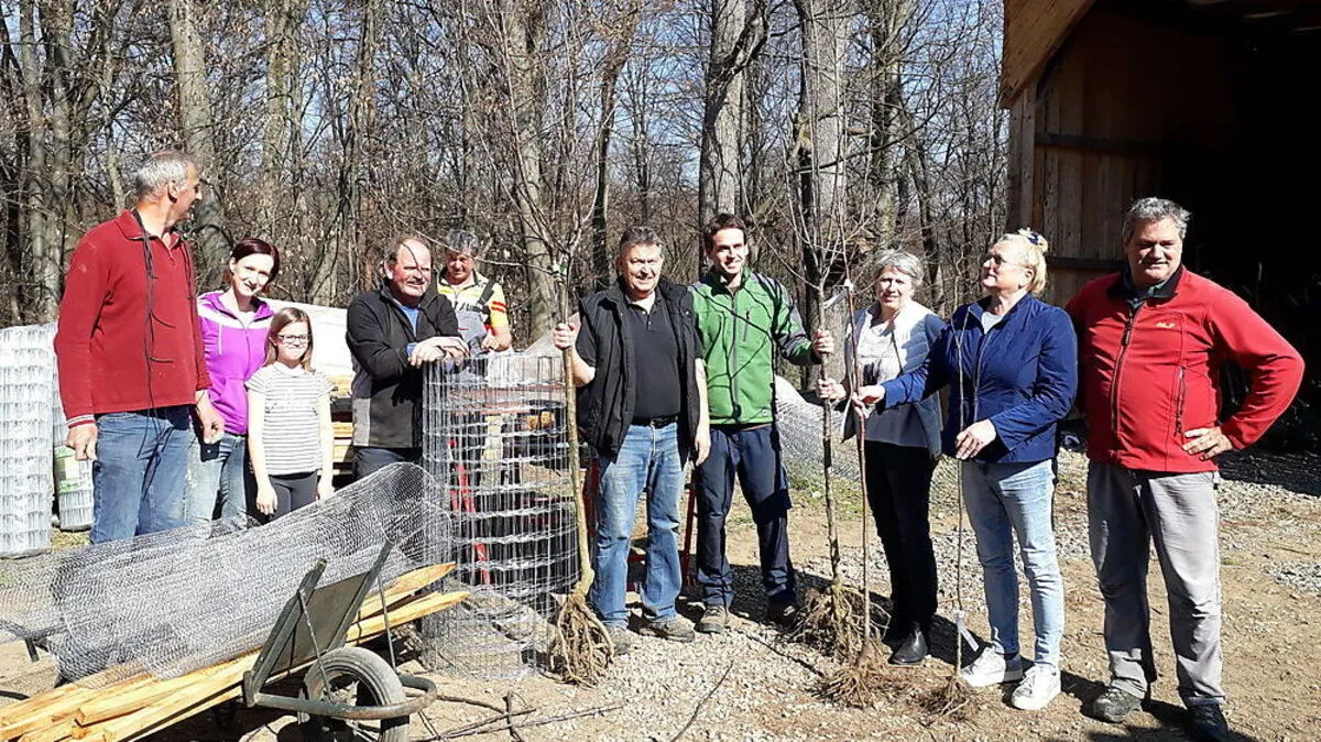 Bis 2020 gibt der Blaurackenverein 2000 Bäume aus