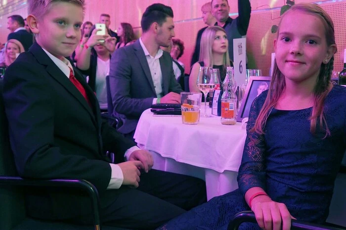 Bitte klicken Sie sich durch die Bilder. . .