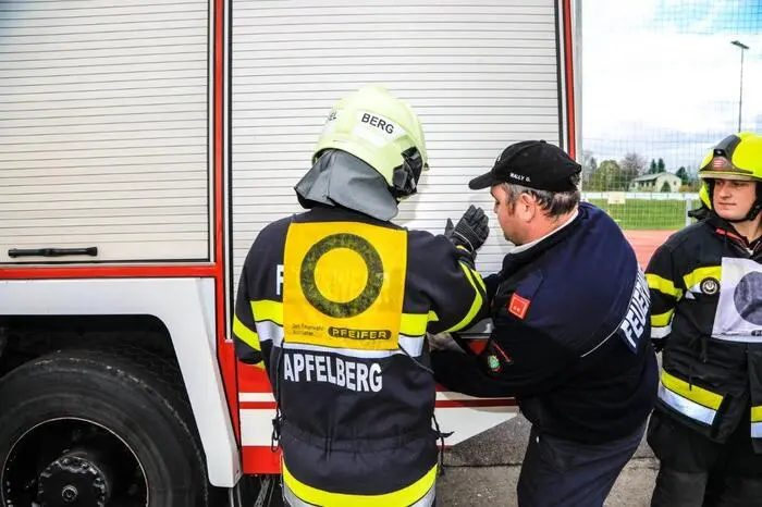 Mehrere Wochen bereiteten sich die Einsatzkräfte darauf vor, unterstützt wurden sie dabei von Oberbrandinspektor Walter Leitold.