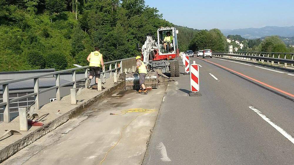 Die Verantwortlichen bitten im Baustellenbereich auf der Kainachbrücke um mehr Verkehrsdisziplin