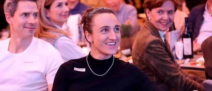 Lara Vadlau muss sich nun in Geduld üben