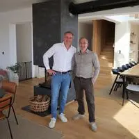 Wolfgang Hafner (links) hat in Clemens Buxbaum den perfekten „Villa-Manager“ gefunden, der sich um alles vor Ort kümmert