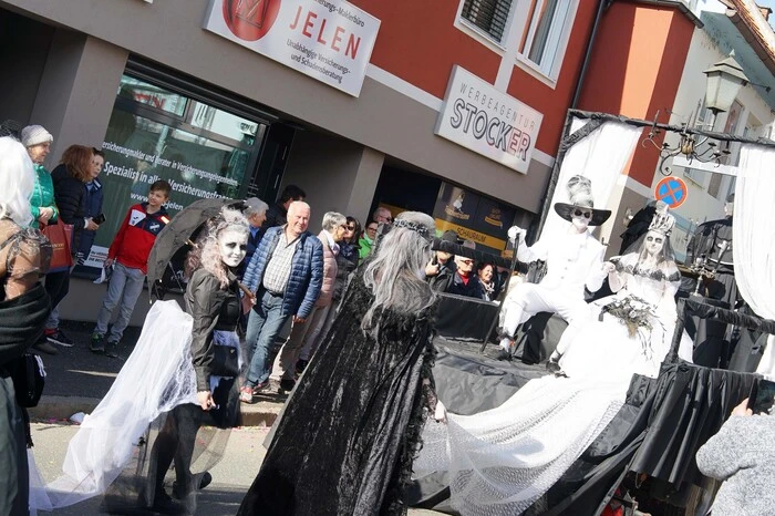 Auch schaurig ging es zu. Den ersten Platz bei der Prämierung gewann die "Leonharder Geisterhochzeit". Auf den weiteren Stockerlplätzen landete das "Fabule und Kampuz Kaiserschiff" sowie "Vikings Völkermarkter Wikinger"