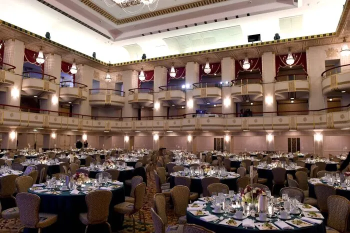 Der berühmte Ballsaal.