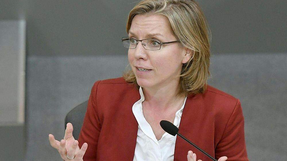 Eleonore Gewessler gab bekannt, einen Generalsekretär an der Spitze ihres Ministeriums zu installieren