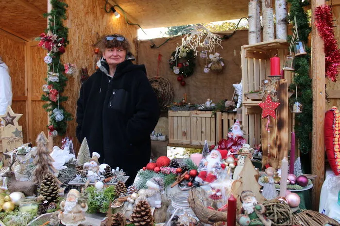Rund 40 Ausstellerinnen und Aussteller waren vertreten und stimmten mit ihren Produkten auf Weihnachten ein.