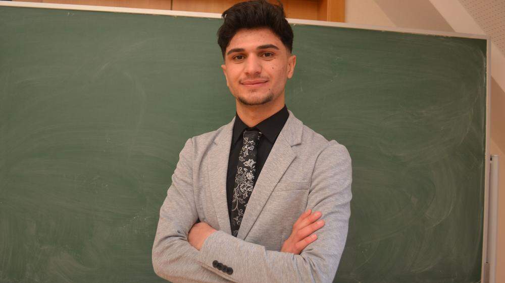 Zweimal in der Woche gibt Omar Musa (22) in Kaindorf Asylwerbern Deutschunterricht