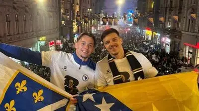 Tarik Muharemovic (re.) fährt zur WM