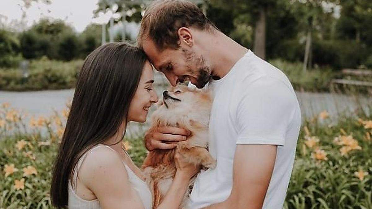 Jon Gorenc Stankovic mit Freundin Veronika und Hund Leo