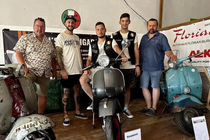 Der junge Club unter Obmann Manuel Hluszik lud zum „Blech Bier & Wein“ Event nach Stadtbergen zum Stelzer-Wirt.