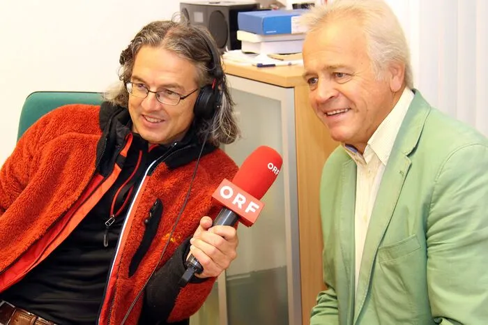 Auch Bgm. Hermann Primus musst an diesem Tag dem "ORF" weichen und am Nebensessel Platz nehmen.
