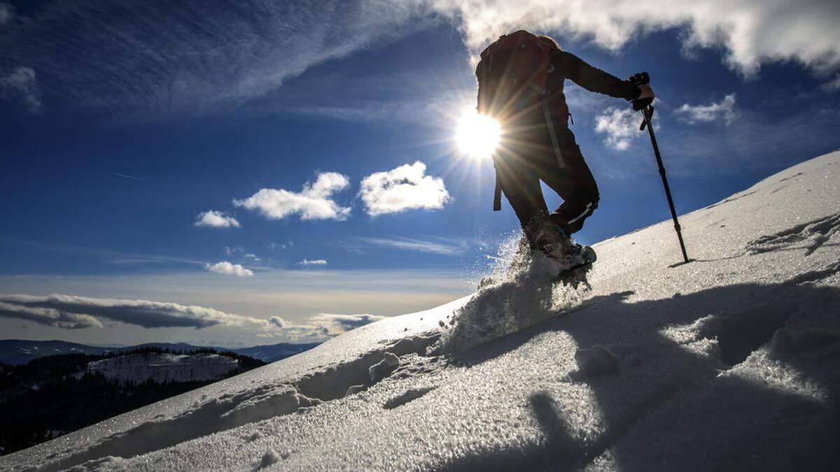 Egal, ob mit Schneeschuhen, oder Tourenskiern, aktuell sollte man bei Touren im alpinen Gelände des Bezirkes Liezen größte Vorsicht walten lassen. Die Lawinengefahr oberhalb der Baumgrenze ist erheblich.