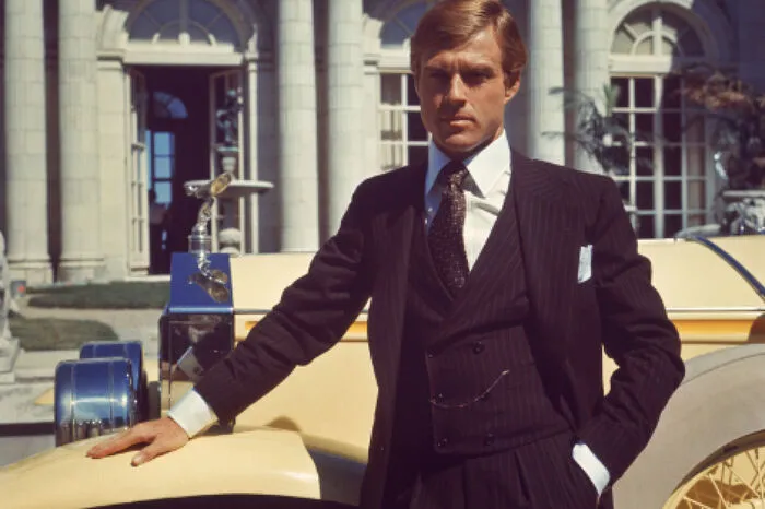 Vor seiner Rolle als "Jay Gatsby" spielte Redford etwa in "Barfuß im Park" (1967) an der Seite von Jane Fonda, in "Ein Mann wird gejagt (1966), in "Bill McKay - Der Kandidat" (1972), oder aber auch mit Natalie Wood in "Dieses Mädchen ist für alle da" (1966).