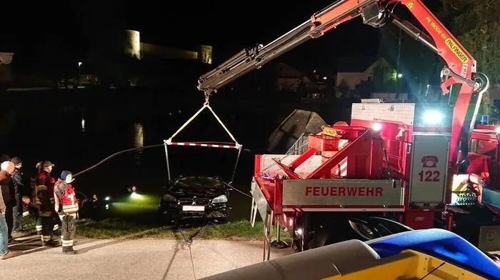 Pensionist mit Auto in Waldviertler Teich versunken