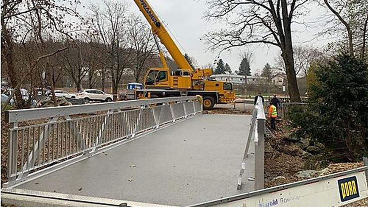 Die Brücke ist gelandet