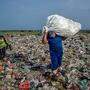 Das dreckige Geschäft mit dem Müll auf Kosten der Ärmsten 