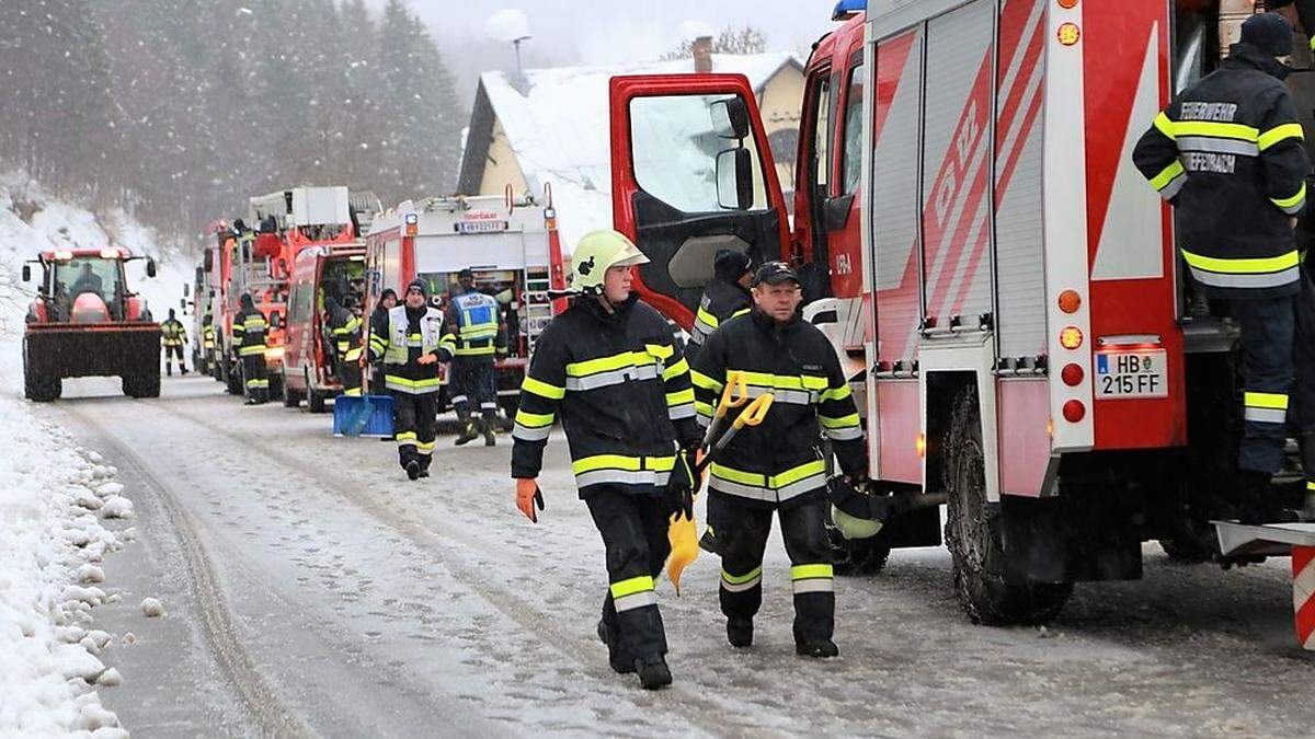 Die Feuerwehren aus dem Bezirk halfen in der Obersteiermark