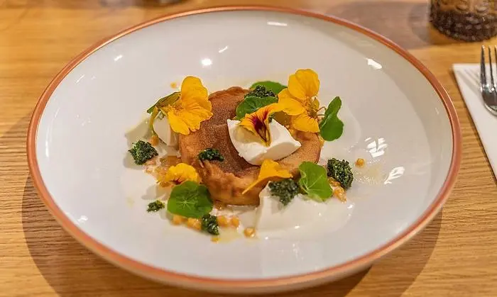 Kürbisvielfalt mit Schaffrischkäse und Kapuzinerkresse-Pesto